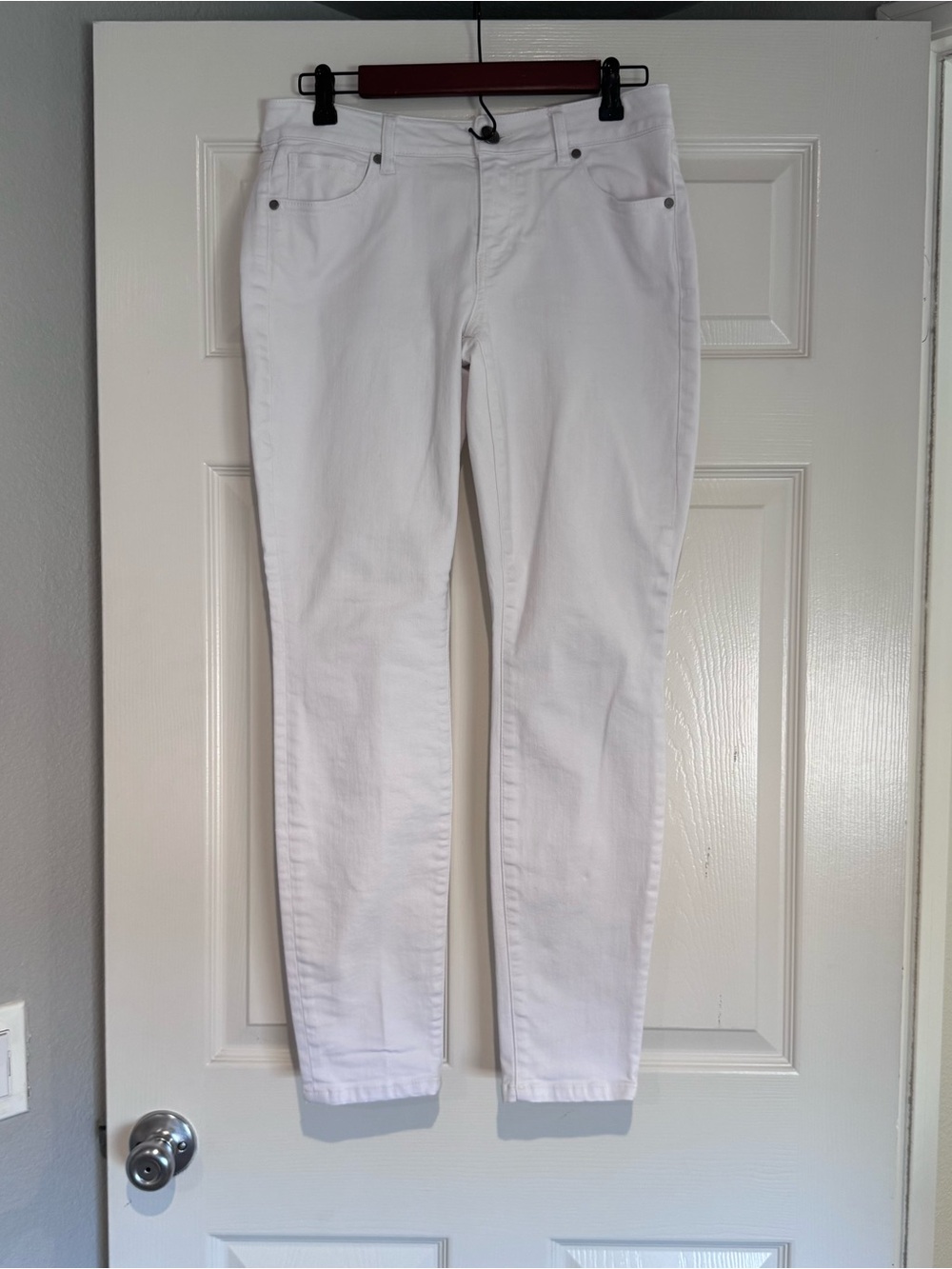CAbi Skinny Jeans
